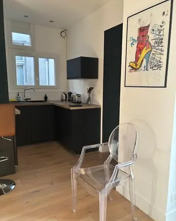 Totalement Renove En Plein Centre-ville Devant La Prefecture De